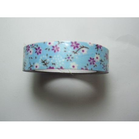 Nastro Adesivo Soggetti Floreali 15 mm Fiori Bianchi/Fucsia Sfondo Azzurro - 1 Rotolo da circa 5 m