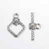 Chiusura T-Bar Rombo Lavorato con Fiore 21x15x2 mm, Color Argento Anticato - 1 pz