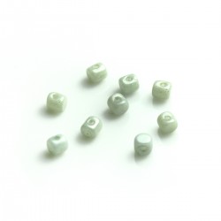 Minos® par Puca® 2,5x3 mm Opaque Light Green Ceramic Look - 5 g